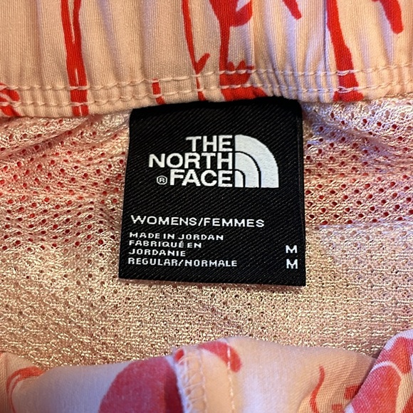 The North Face Women's Class V Mini Short in Pink Red Floral Print Medium - Picture 7 of 7